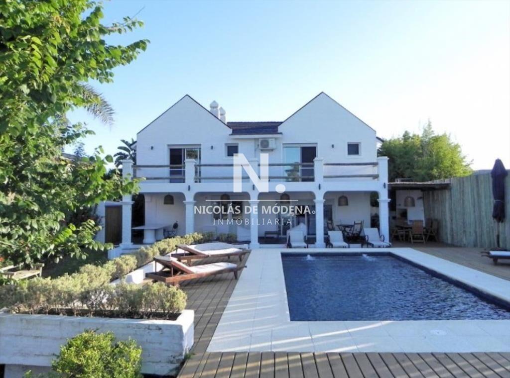 Casa en La Barra en venta.