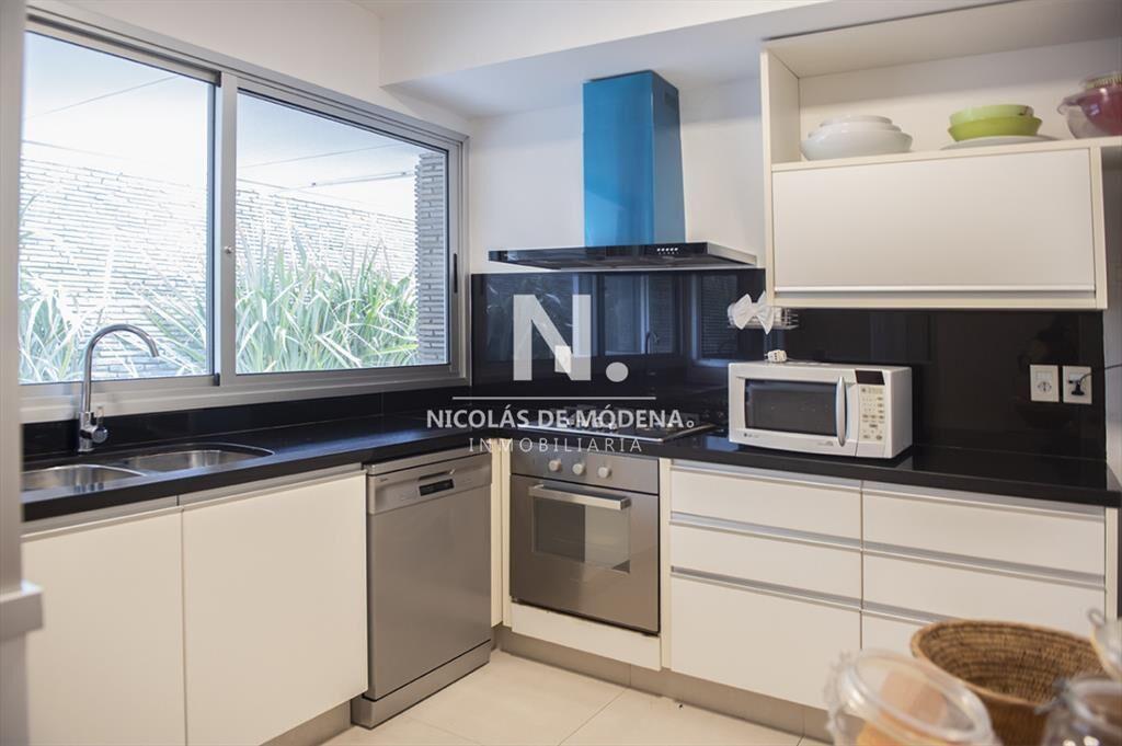 Apartamento En Venta 2 Dormitorios frente al mar. Brava 28