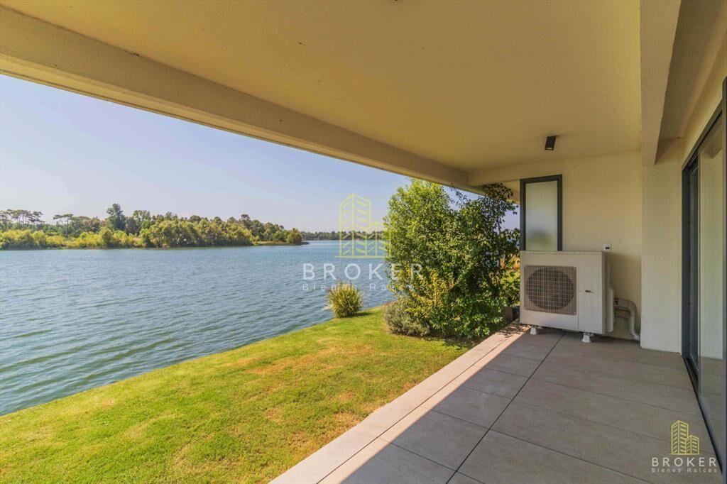 Venta Casa 3 Dormtorios En Carrasco frente al