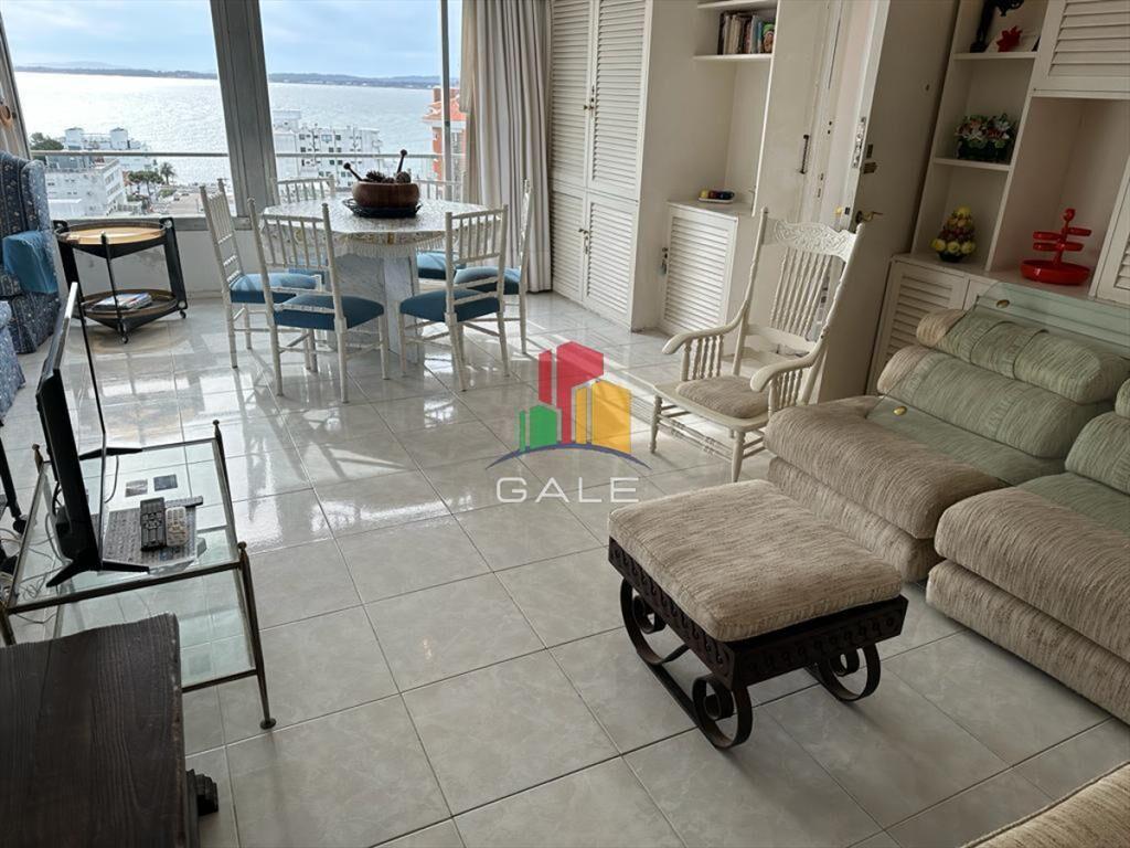 Peninsula piso alto con excelente vista