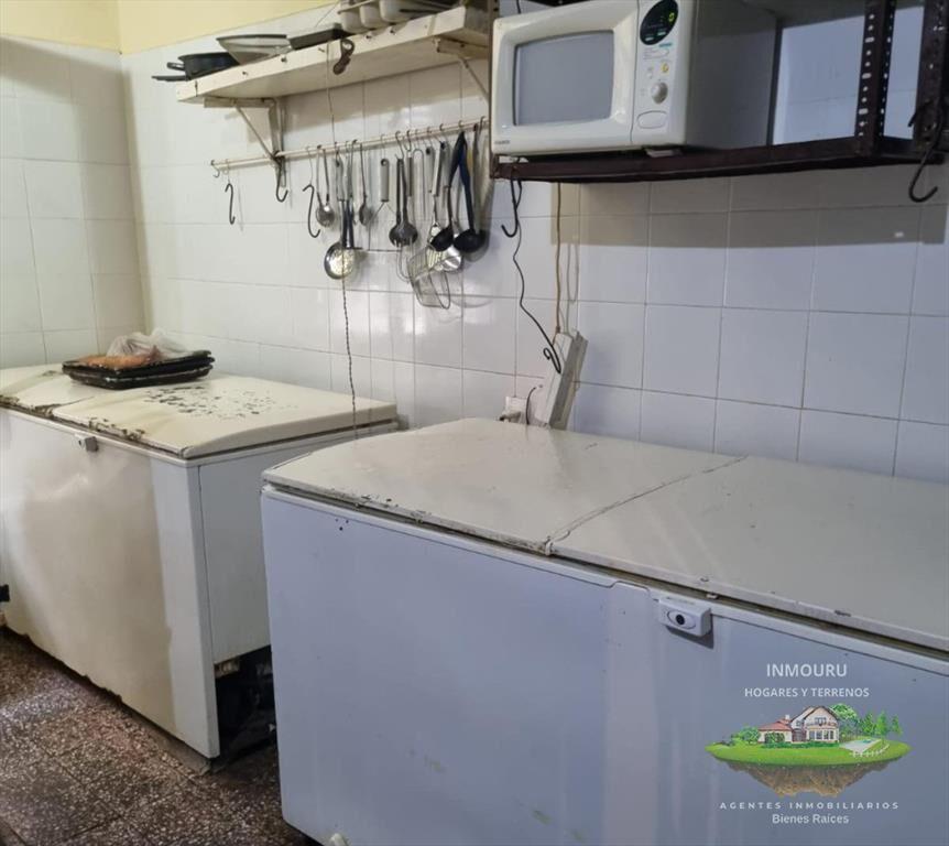 Venta de llave de pollería y rotisería en Malvin Norte