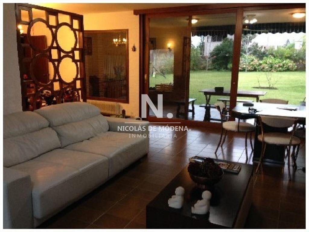 VENDE CASA DE 3 DORMITORIOS EN PLAYA MANSA, PUNTA