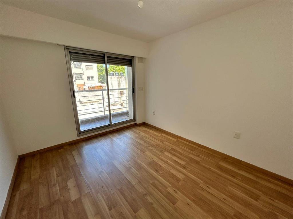 Venta de Apartamento con 2 dormitorios y garage con renta en