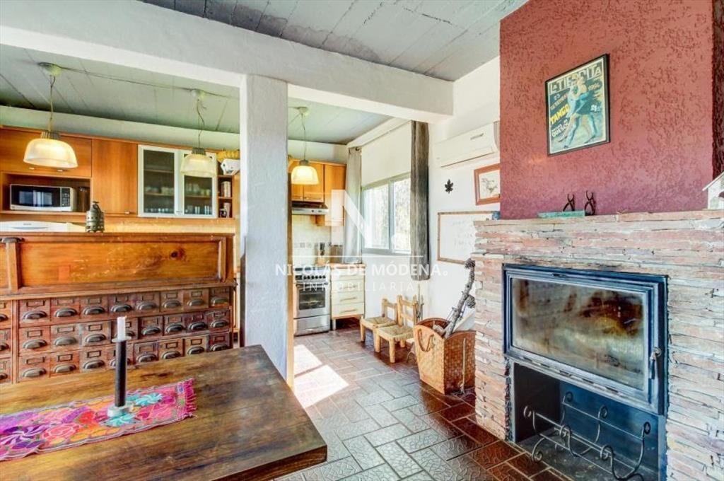 En Alquiler impecable casa con un entorno