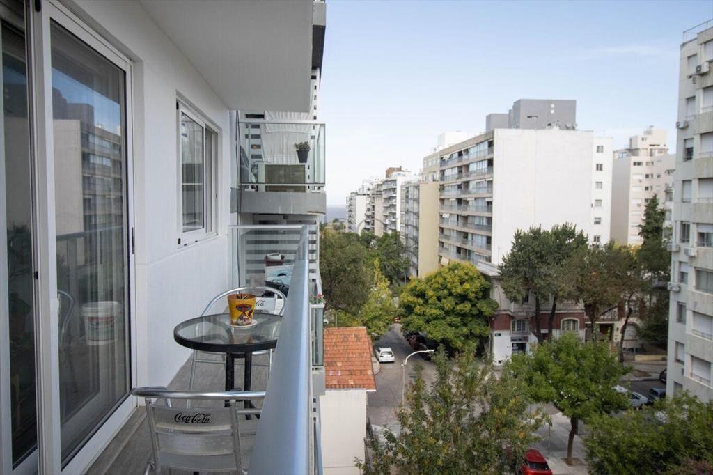 Venta Apartamento de 3 dormitorios, Servicio y Garage en Po