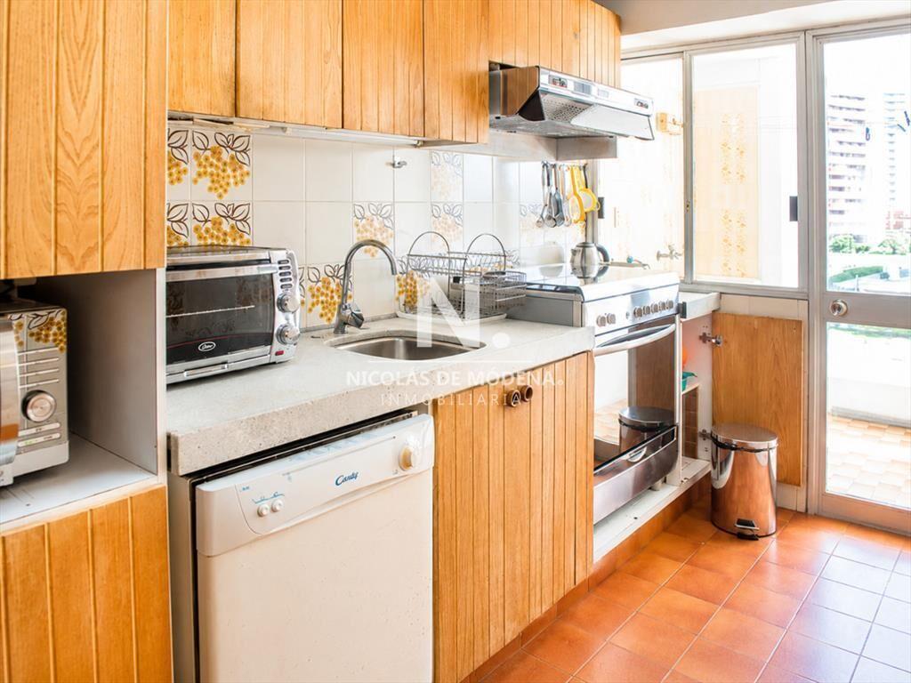 Vende apartamento de 2 dormitorios con vista al ,