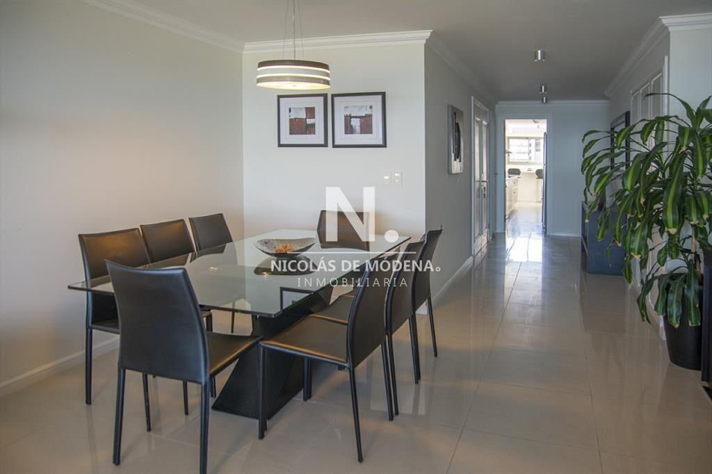 Vende apartamento de 3 dormitorios en Torre I, al
