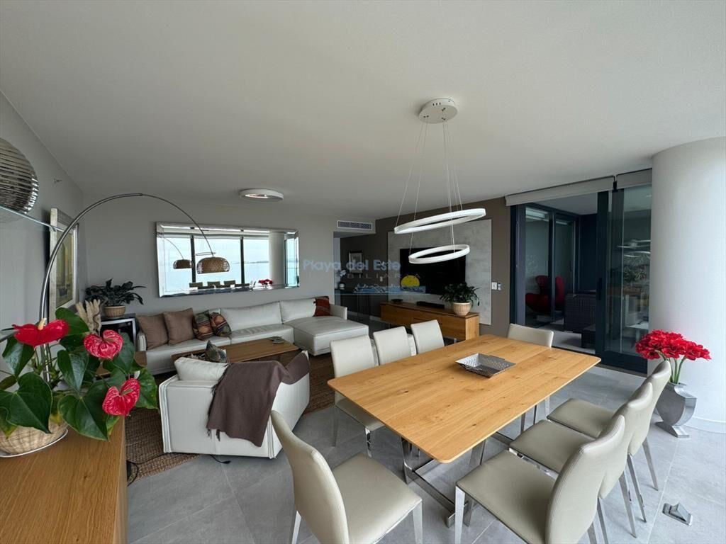 Lujoso Apartamento en Venta de 3 dormitorios en ,