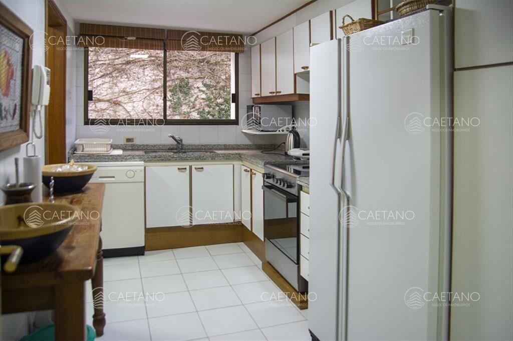 Departamento de 4 dormitorios en venta, con vista
