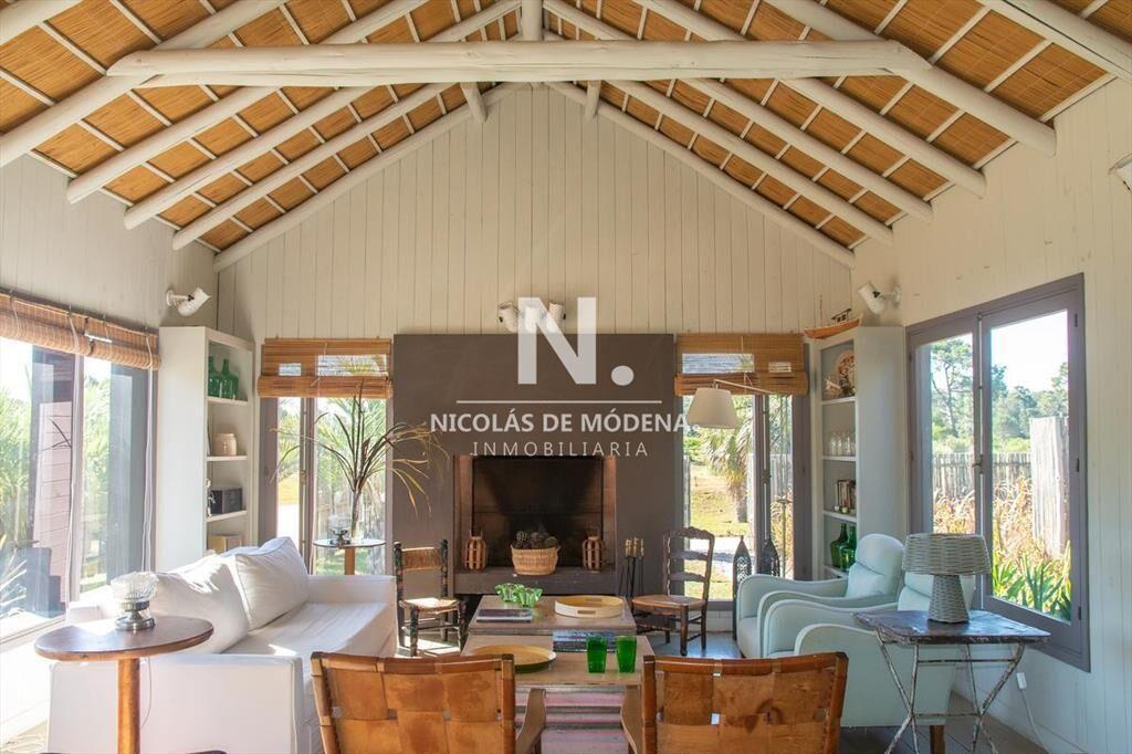 En Jose Ignacio, hermosa casa con 3 suites