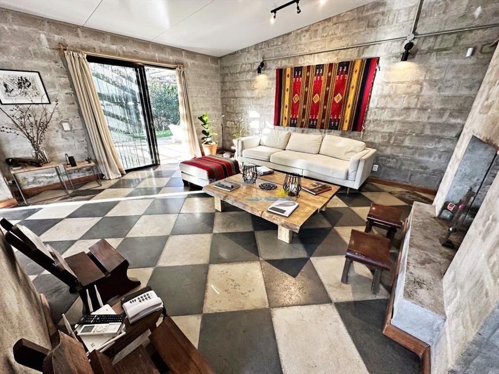 Casa En Alquiler Anual, Parque Burnett.