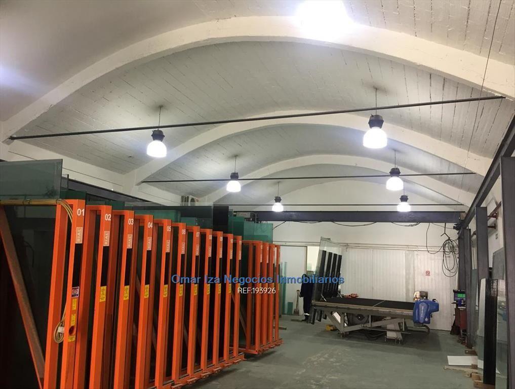 Venta local industrial deposito galpón Sayago, doble entrad