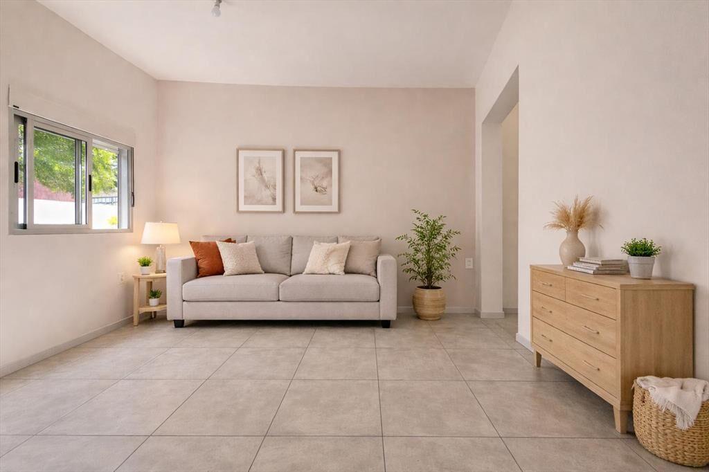 Venta apartamento de 1 dormitorio, planta baja- Carrasco No