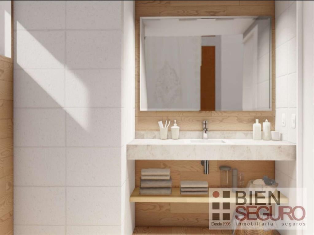 Apartamento reciclado de 2 dormitorios, en venta en Aguada