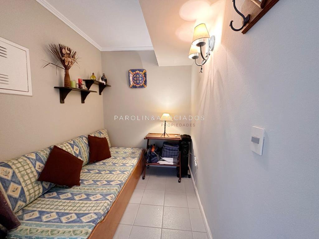Departamento En Venta De 1 Dormitorio y Medio En Pinares Pu