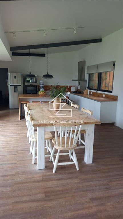 Alquiler y venta de casa de 4 dormitorios en Barrio Privado