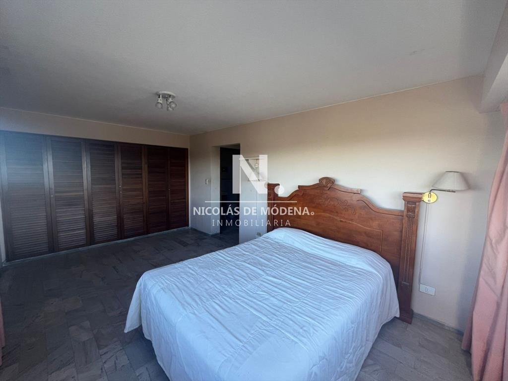 Apartamento en Venta de 3 dormitorios en Av. ,