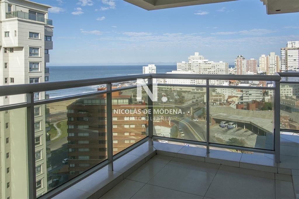 Imperiale piso alto de 2 dormitorios en Punta del Este