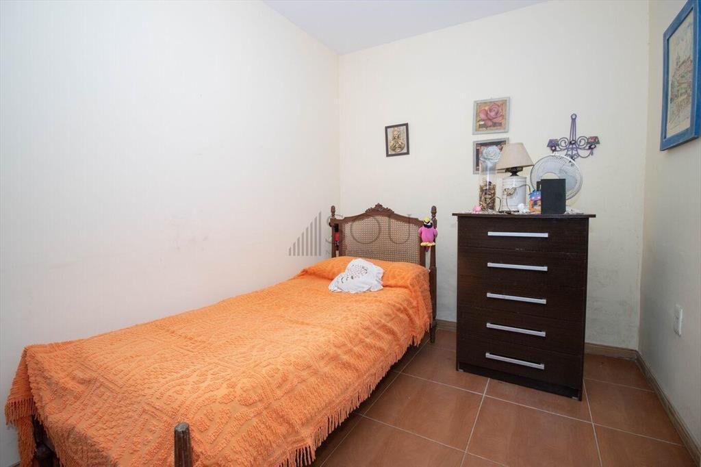 Venta Dos Galpones y dos casas en un padrón