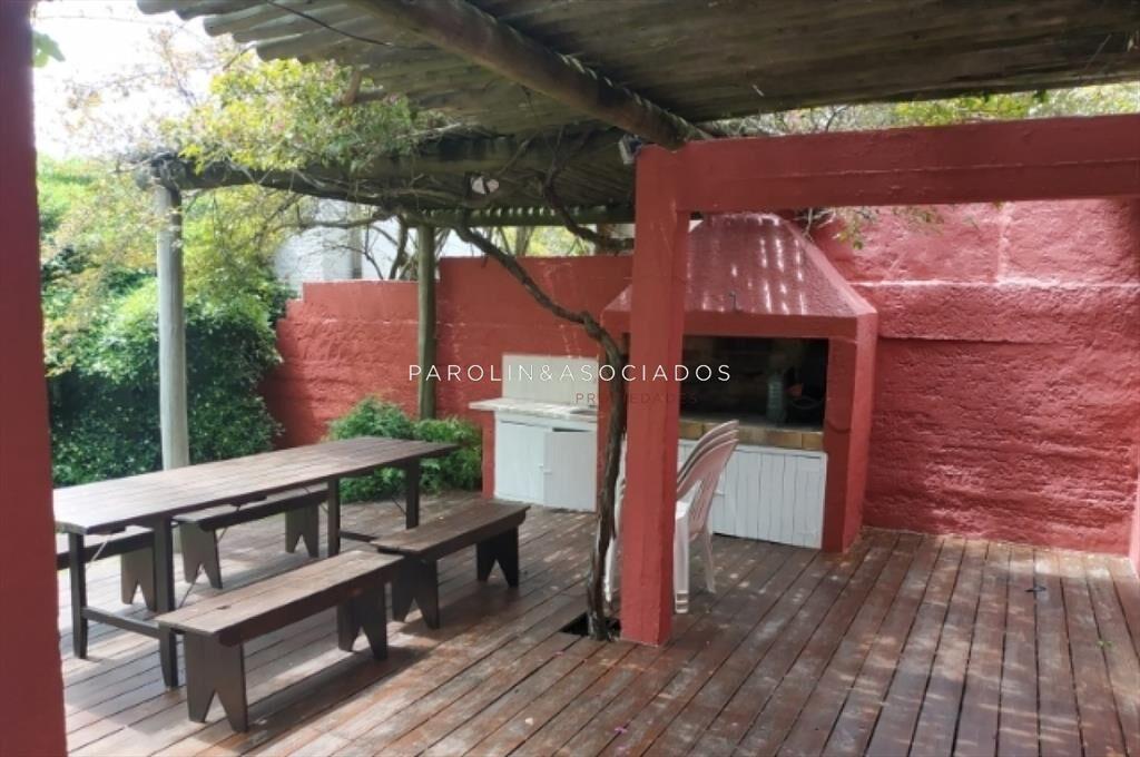 Casa de 4 Dormitorios en Venta en la Barra.