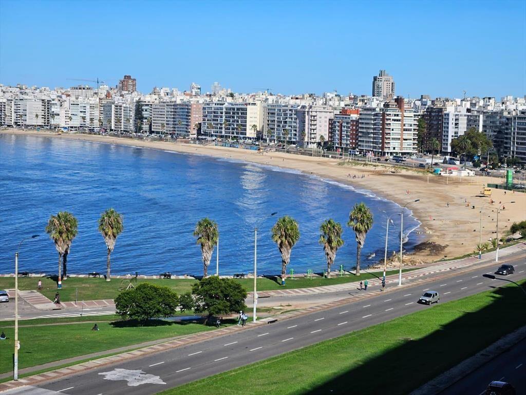 Rambla de Pocitos Nuevo, 240 m2, 3 suites, gge x 2 , amenit