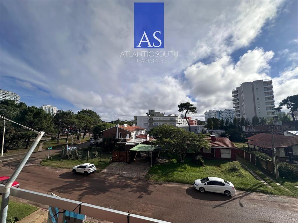 Apartamento de 2 dormitorios con 2 baños en Aidy