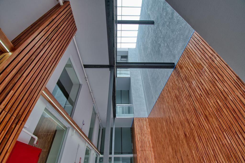 Edificio en venta, 12 apartamentos + local comercial, 1449
