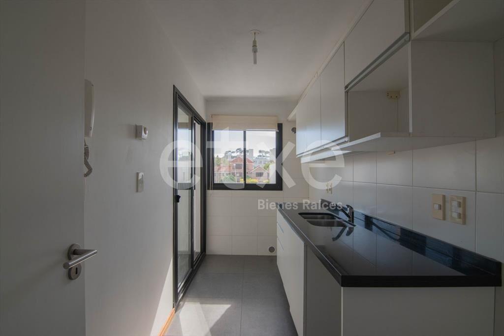 Apartamento Venta  3 dormitorios en Barra de Carrasco...