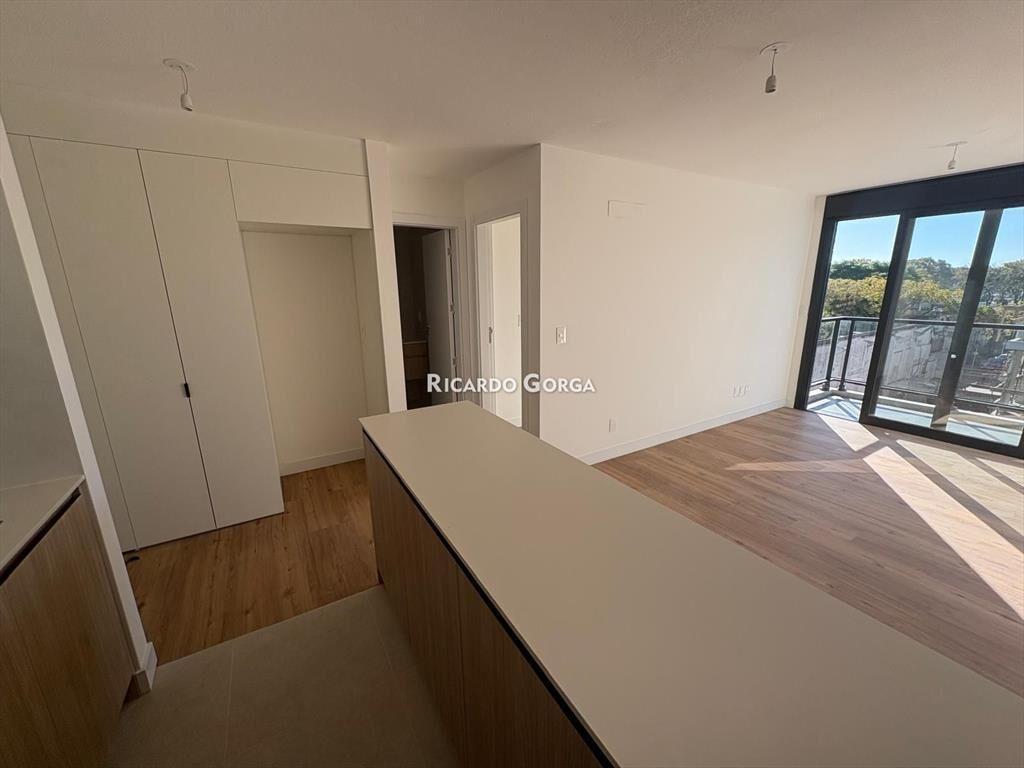 Apartamento en alquiler 1 dormitorio con cochera A ESTRE...