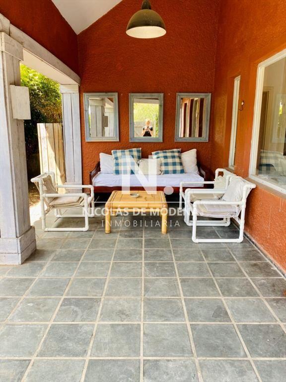 Vende Chalet de 2 dormitorios en La Barra.
