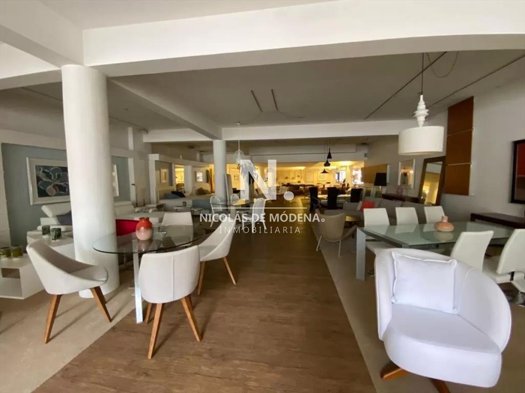 Excelente local comercial proximo al Puerto