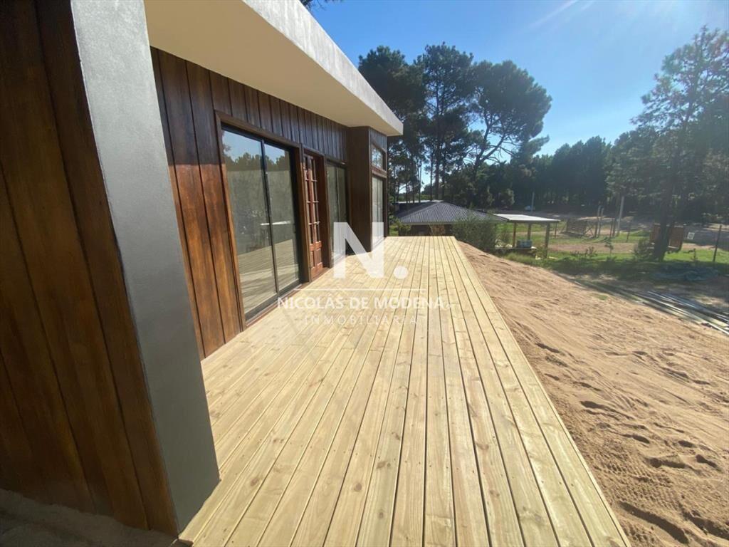 Casa de 1 dormitorio con un terreno amplio, en en