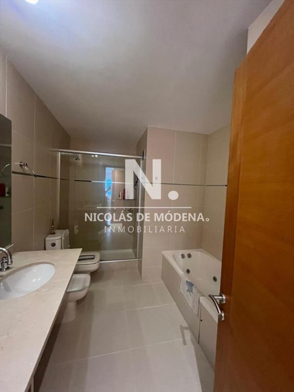 Departamento de 2 dormitorios en venta en Seasons
