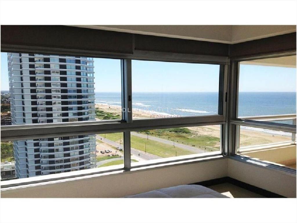 Apartamento en venta de 2 dormitorios en Season