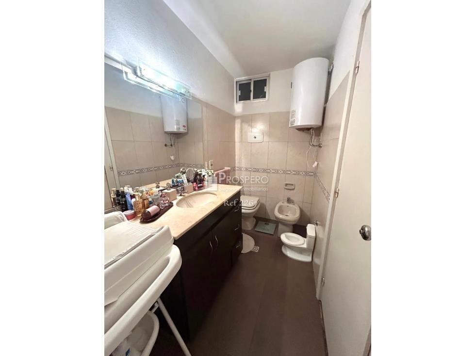 2267/2 venta apto 2 dorm Malvin c/balcon fte a la Rambla