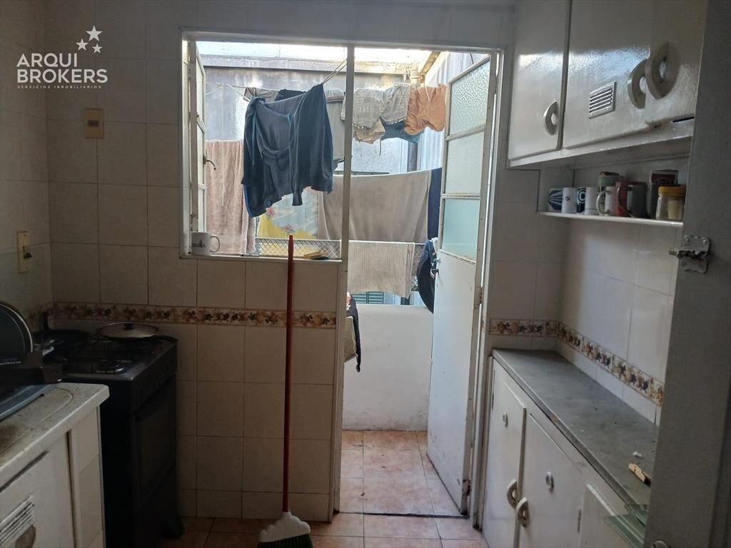 Apartamento de tres dormitorios en venta con renta en Tres