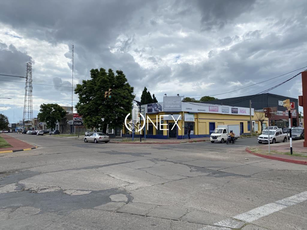 VENTA DE GRAN LOCAL COMERCIAL EN PRINCIPAL