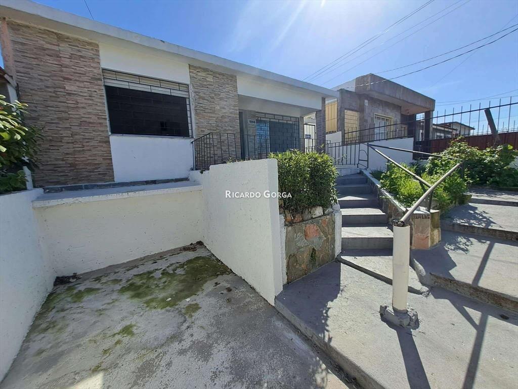 Casa en Alquiler de 2 Dormitorios y cochera en Aires Puros