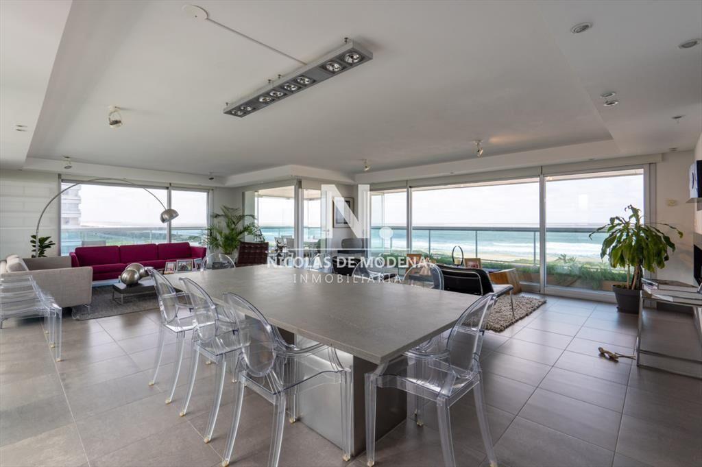 Alquila departamento en Brava, Punta del Este de 4 dormitor