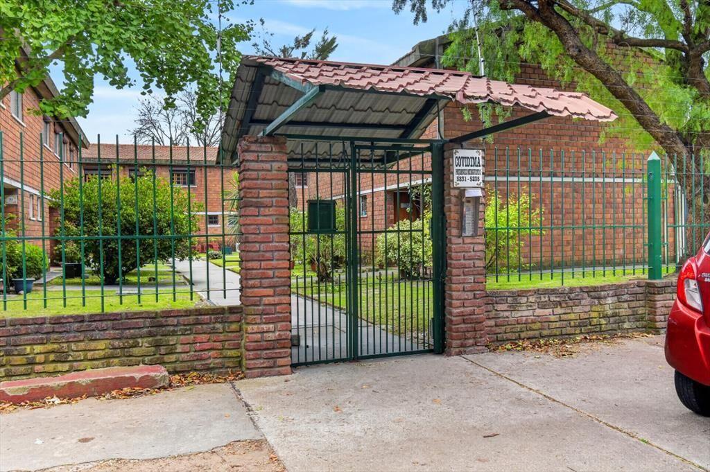Venta de casa duplex de 3 dorm detrás del Parque Rivera ...