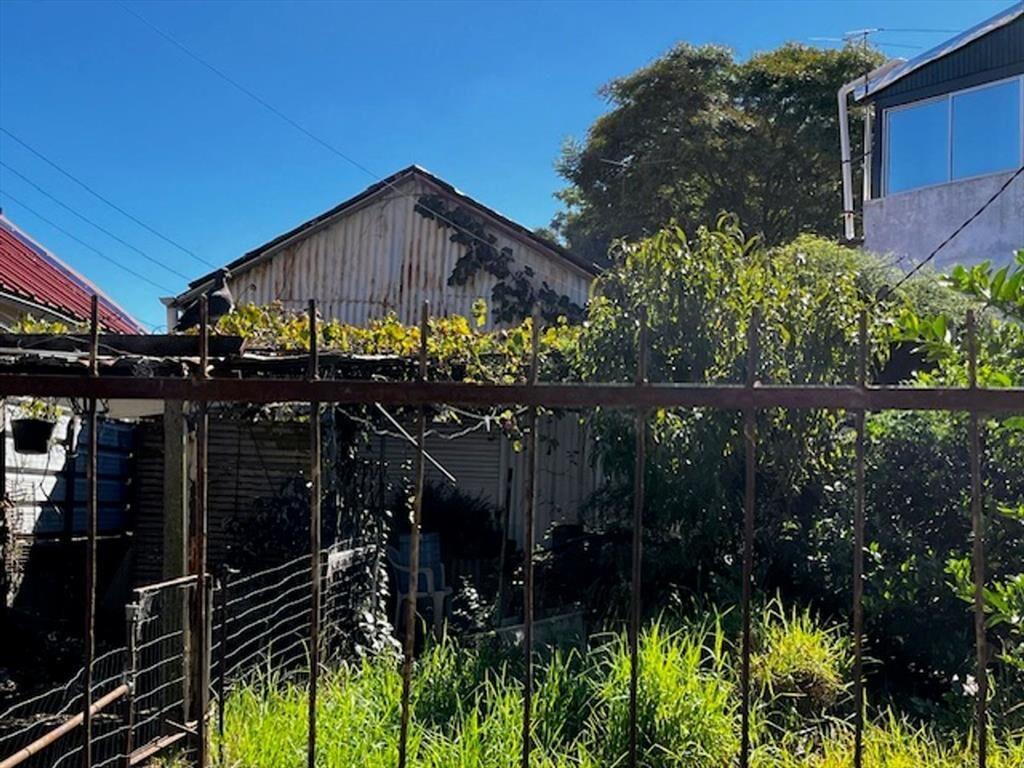 Venta terreno con mejoras en Aires Puros