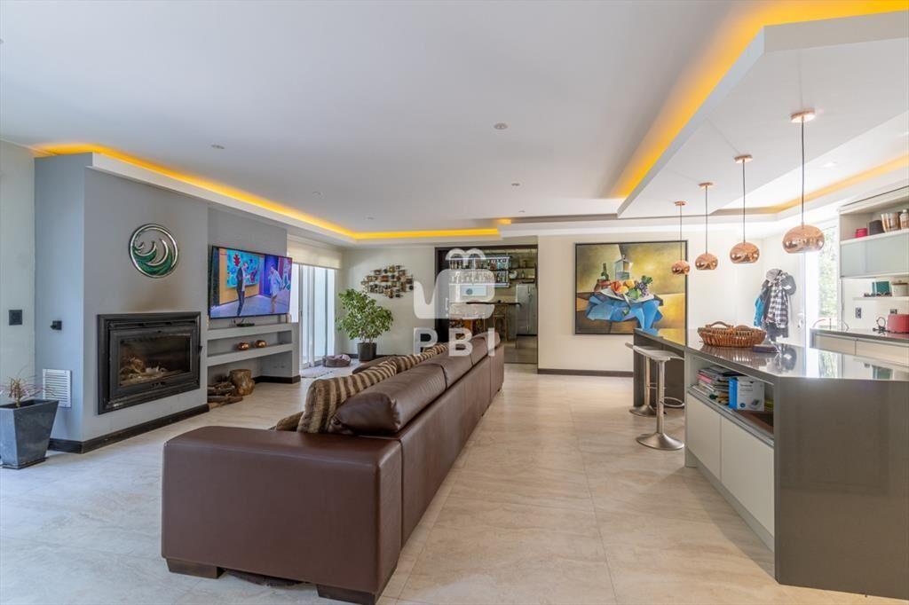 Casa de 3 dormitorios en suite en Design Village,