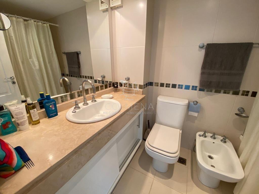 Apartamento en venta Playa Mansa 2 dormitorios