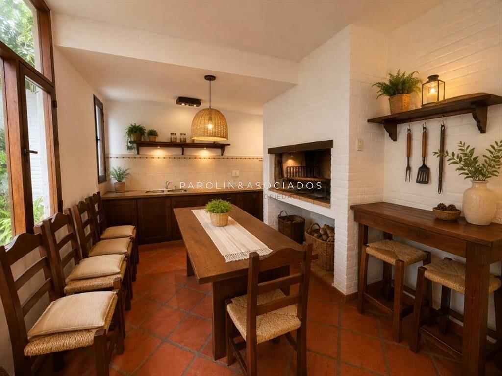 Casa en Venta de 3 Dormitorios en Playa Mansa,