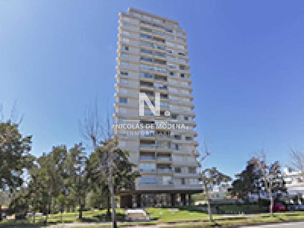 Vende apartamento de 2 dormitorios en Roosevelt,
