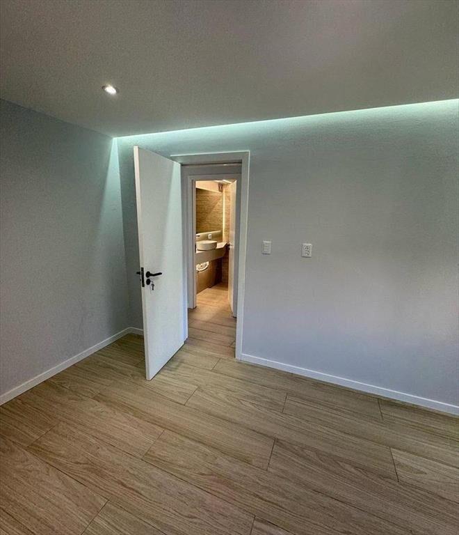 VENTA EXCELENTE APARTAMENTO. RECICLADO A ESTRENAR.