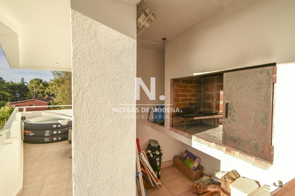 Espectacular Apartamento de Tres Dormitorios al -