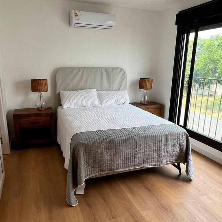 Venta casa tres dormitorios en Parque Miramar - 23E
