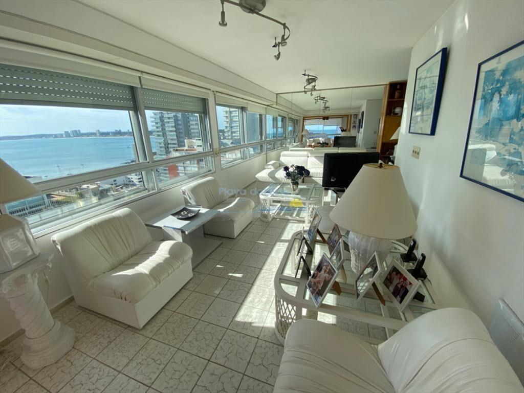 Apartamento en Venta de 3 dormitorios en Punta ,