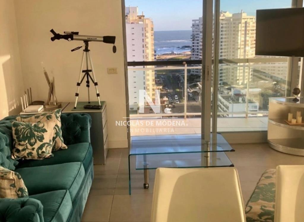 Apartamento en torre de categoría